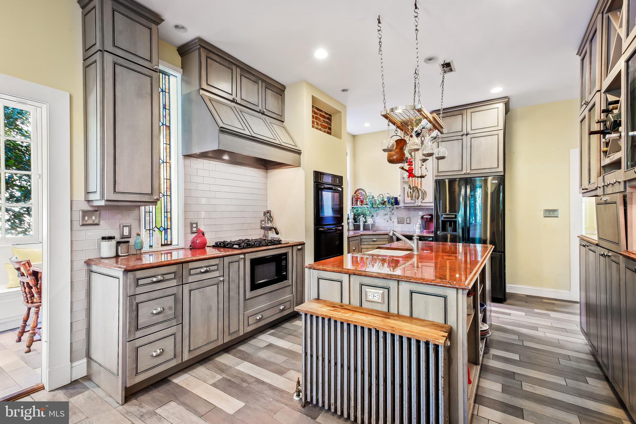 ROLAND PARK - Residential