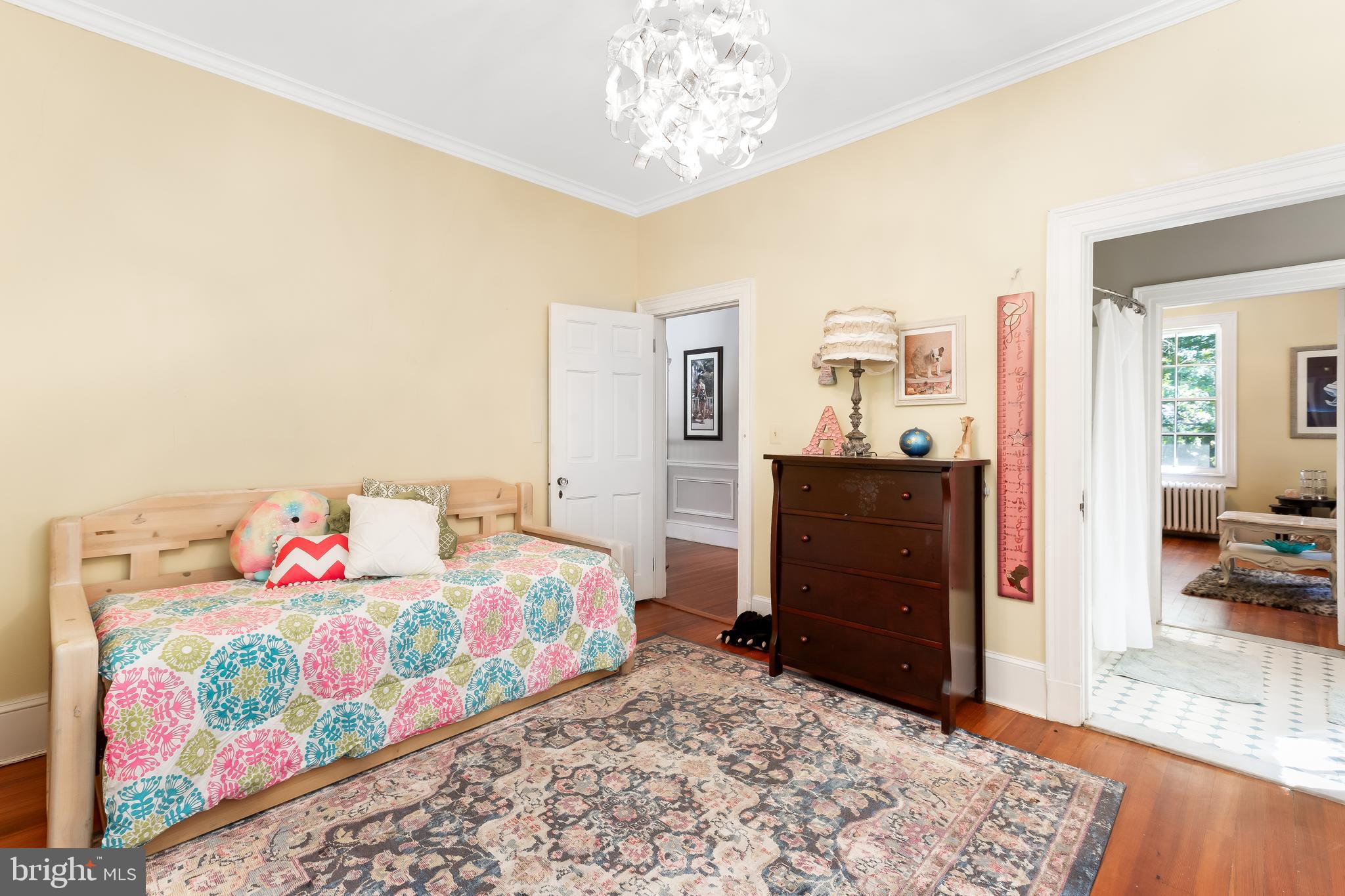 ROLAND PARK - Residential