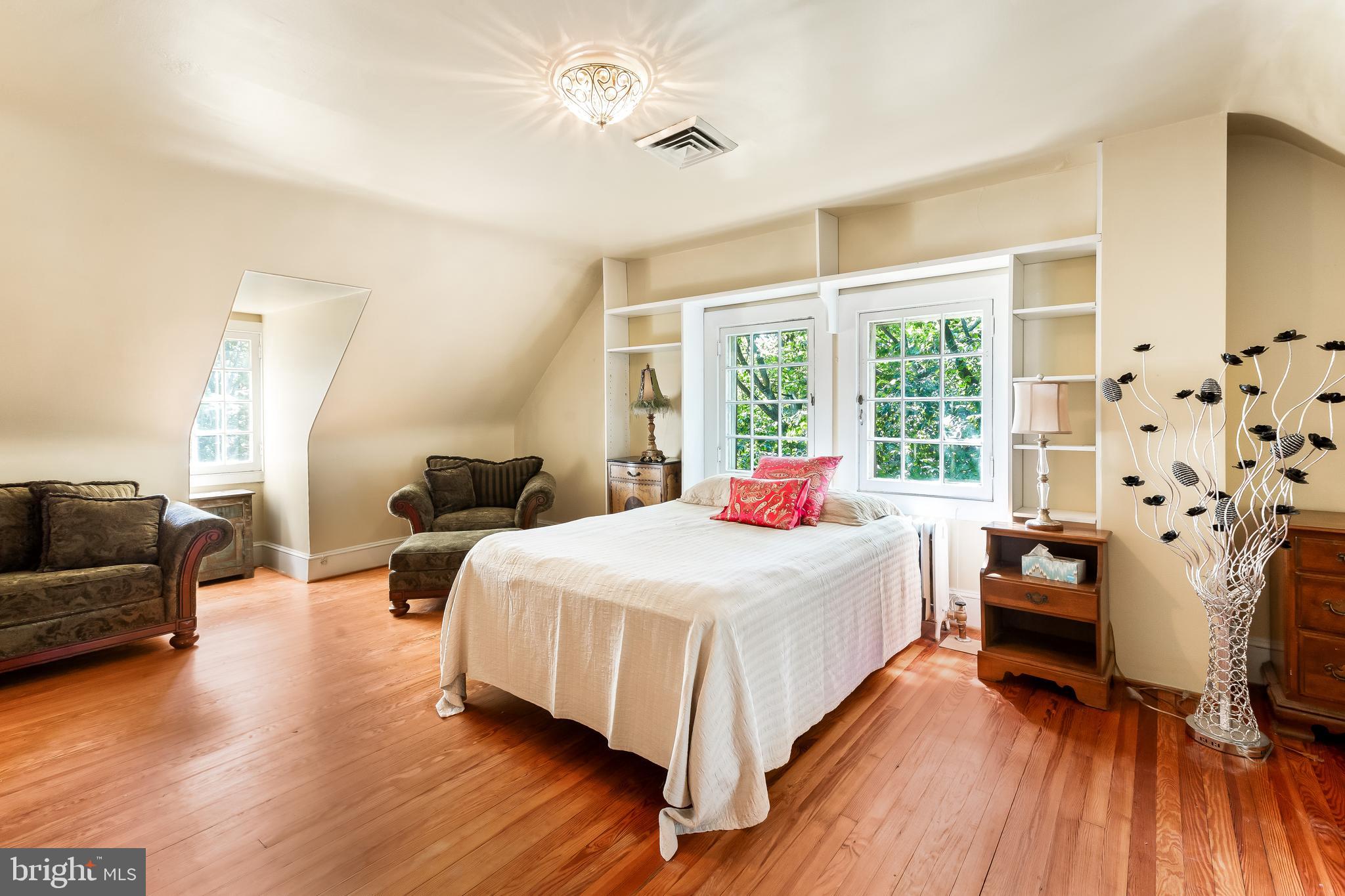 ROLAND PARK - Residential