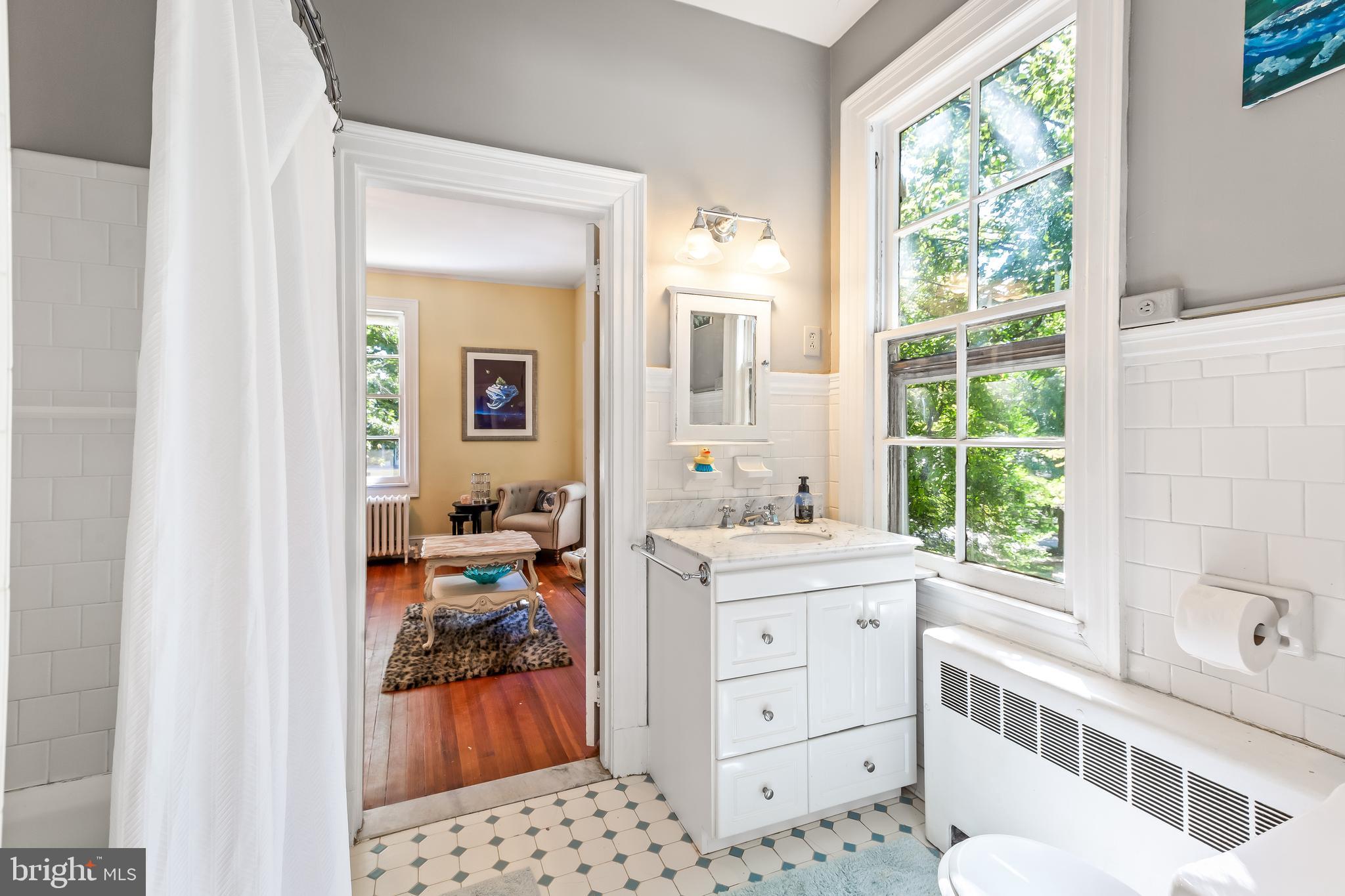 ROLAND PARK - Residential