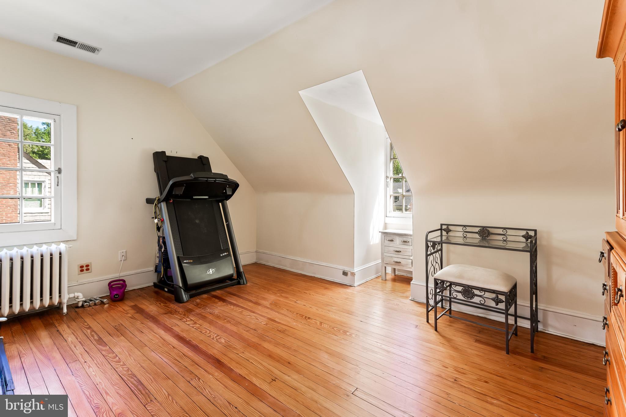 ROLAND PARK - Residential