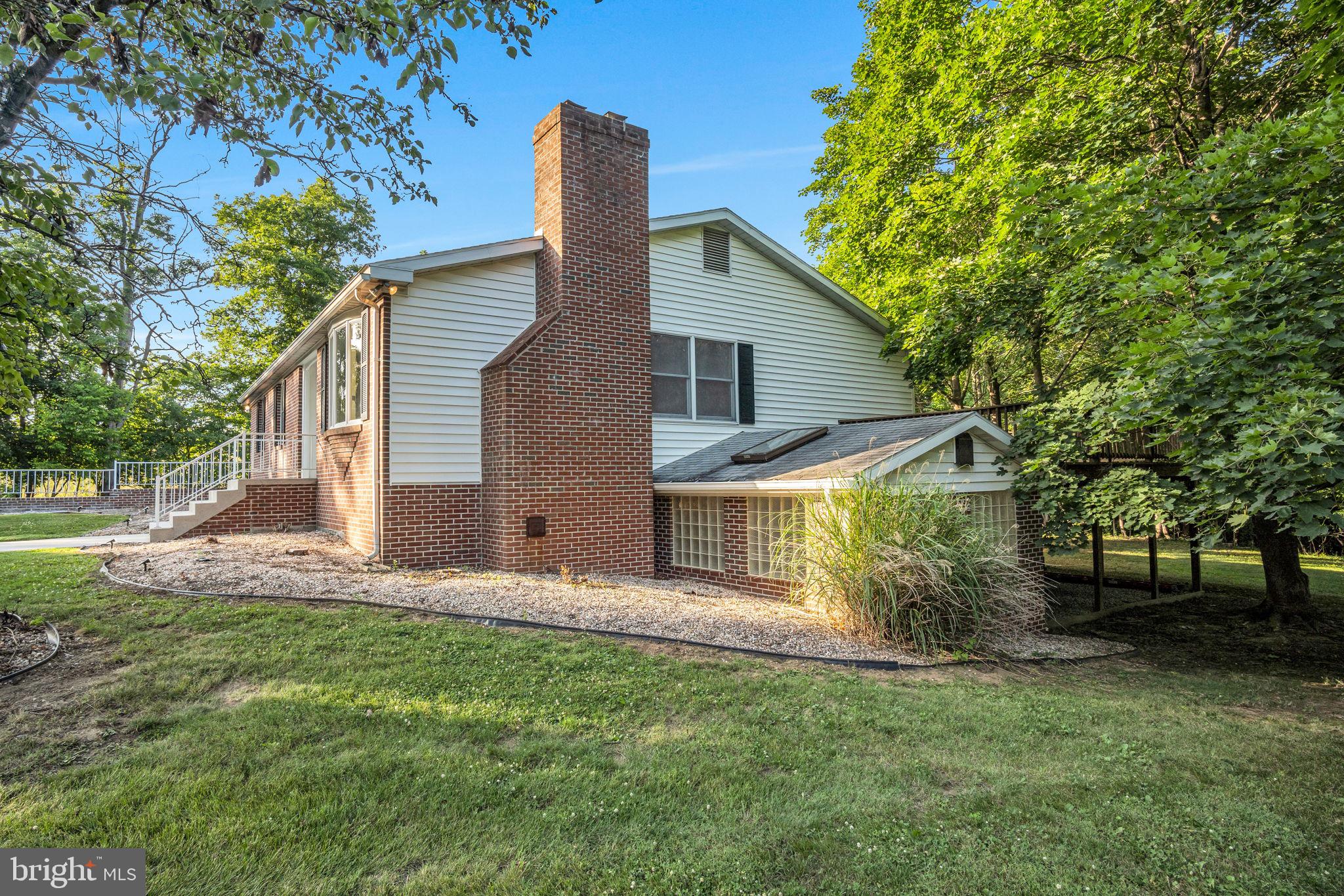 6 MEADOW TRAIL