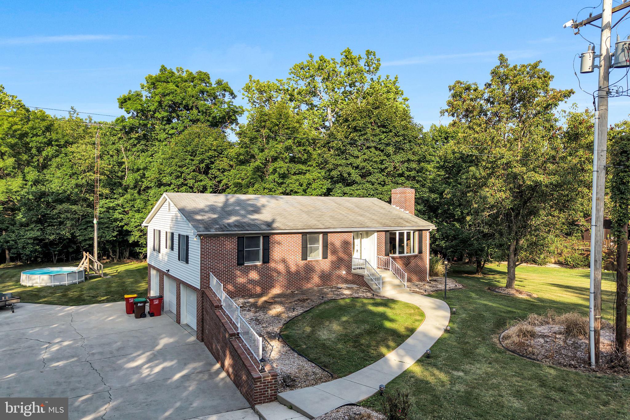 6 MEADOW TRAIL