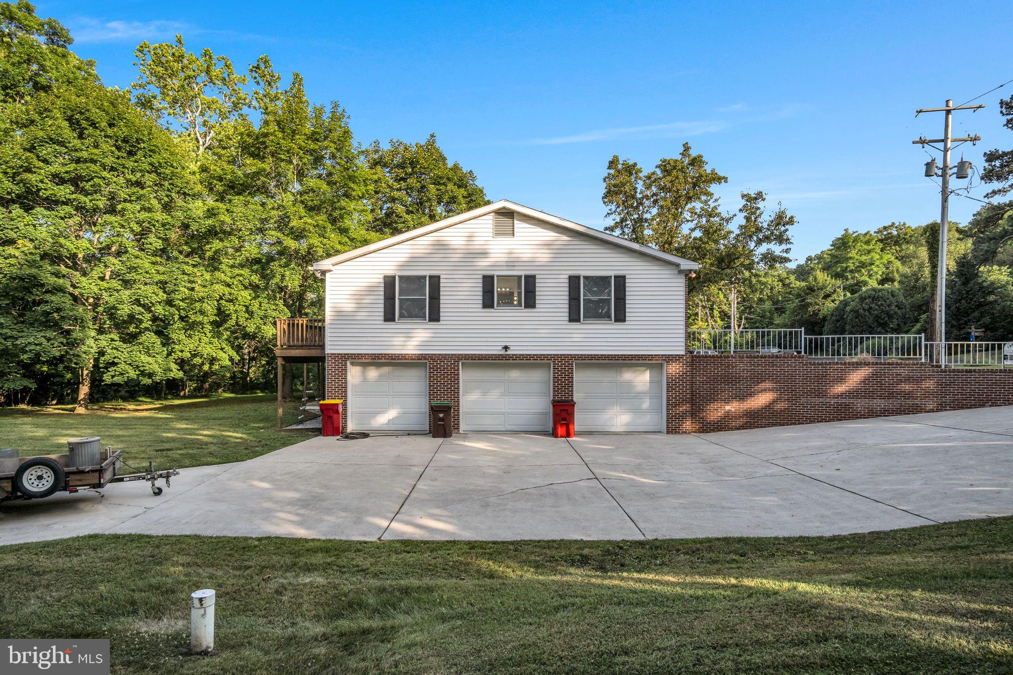 6 MEADOW TRAIL