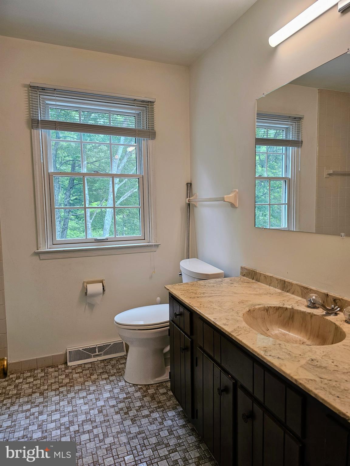 CANTERBURY WOODS - Residential