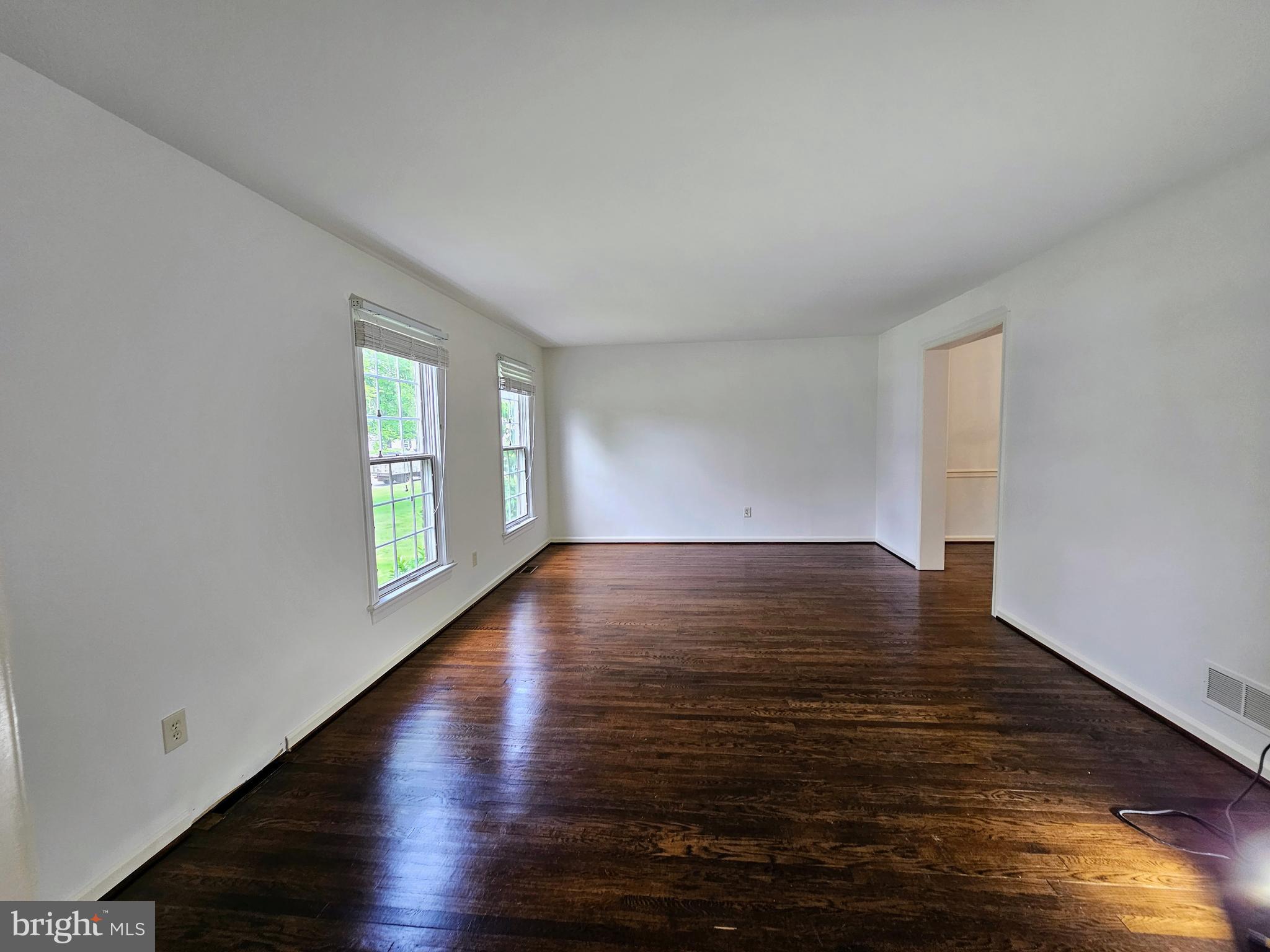 1506 CANTERBURY LANE
