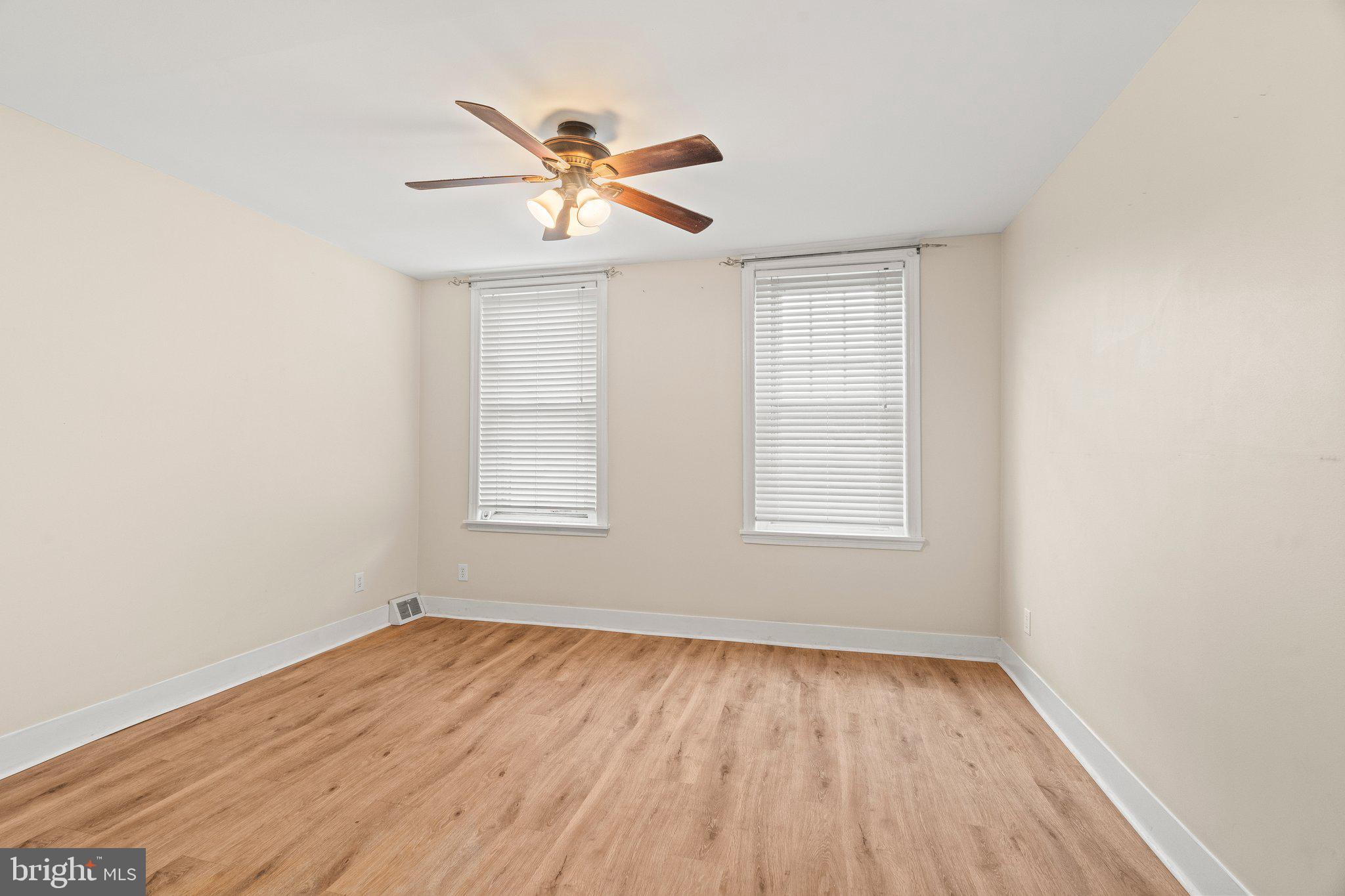 PORT RICHMOND - Residential