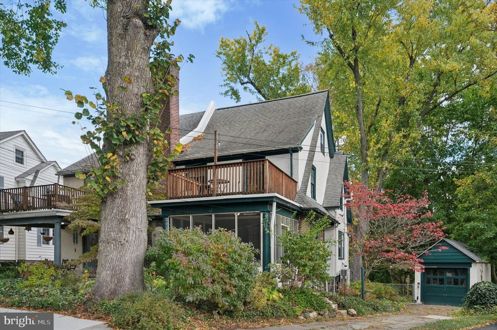 Photo of 19 E Windermere Terrace, LANSDOWNE, PA 19050 (MLS # PADE2102722)