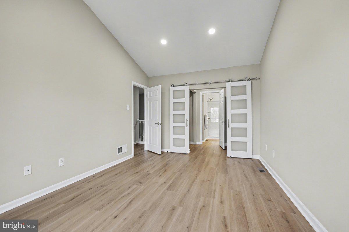 ANDORRA WOODS - Residential