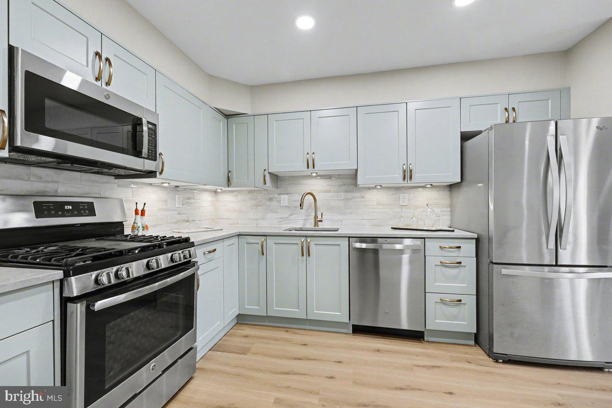 ANDORRA WOODS - Residential