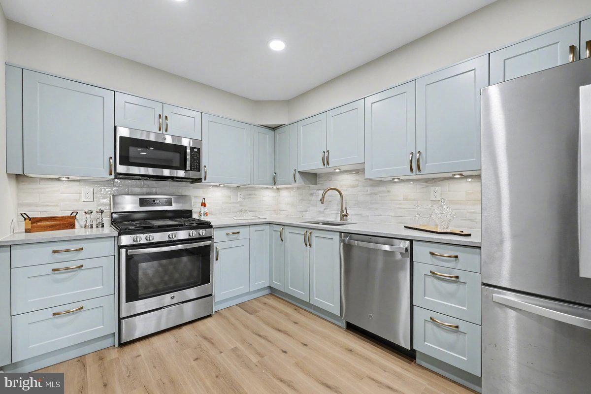 ANDORRA WOODS - Residential