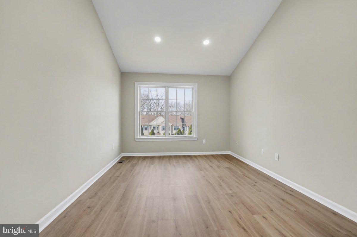 ANDORRA WOODS - Residential