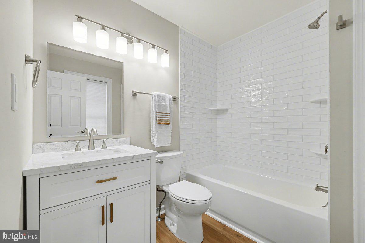 ANDORRA WOODS - Residential