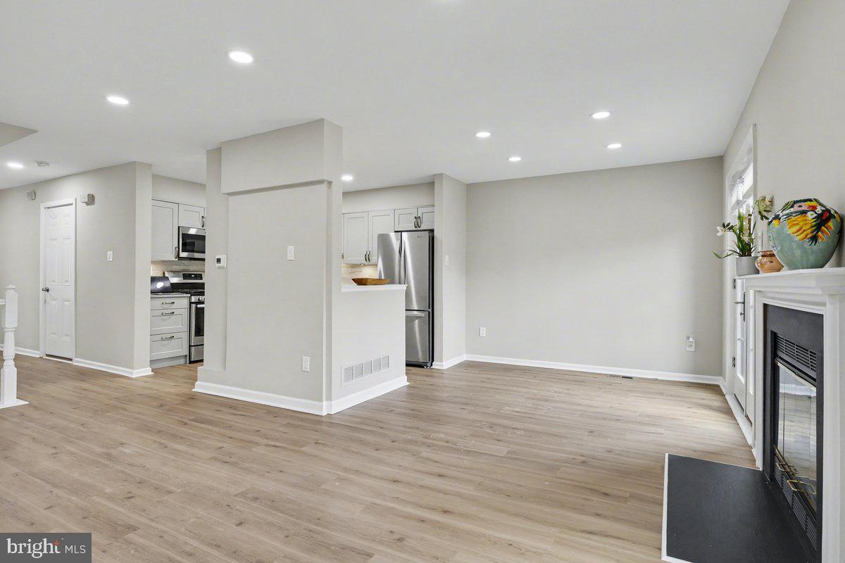 ANDORRA WOODS - Residential