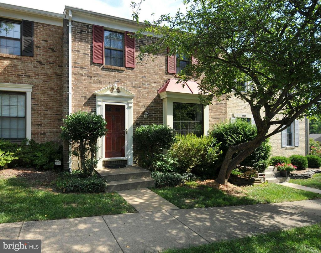 Photo of 6026 Heathwick Court, BURKE, VA 22015 (MLS # VAFX2273318)