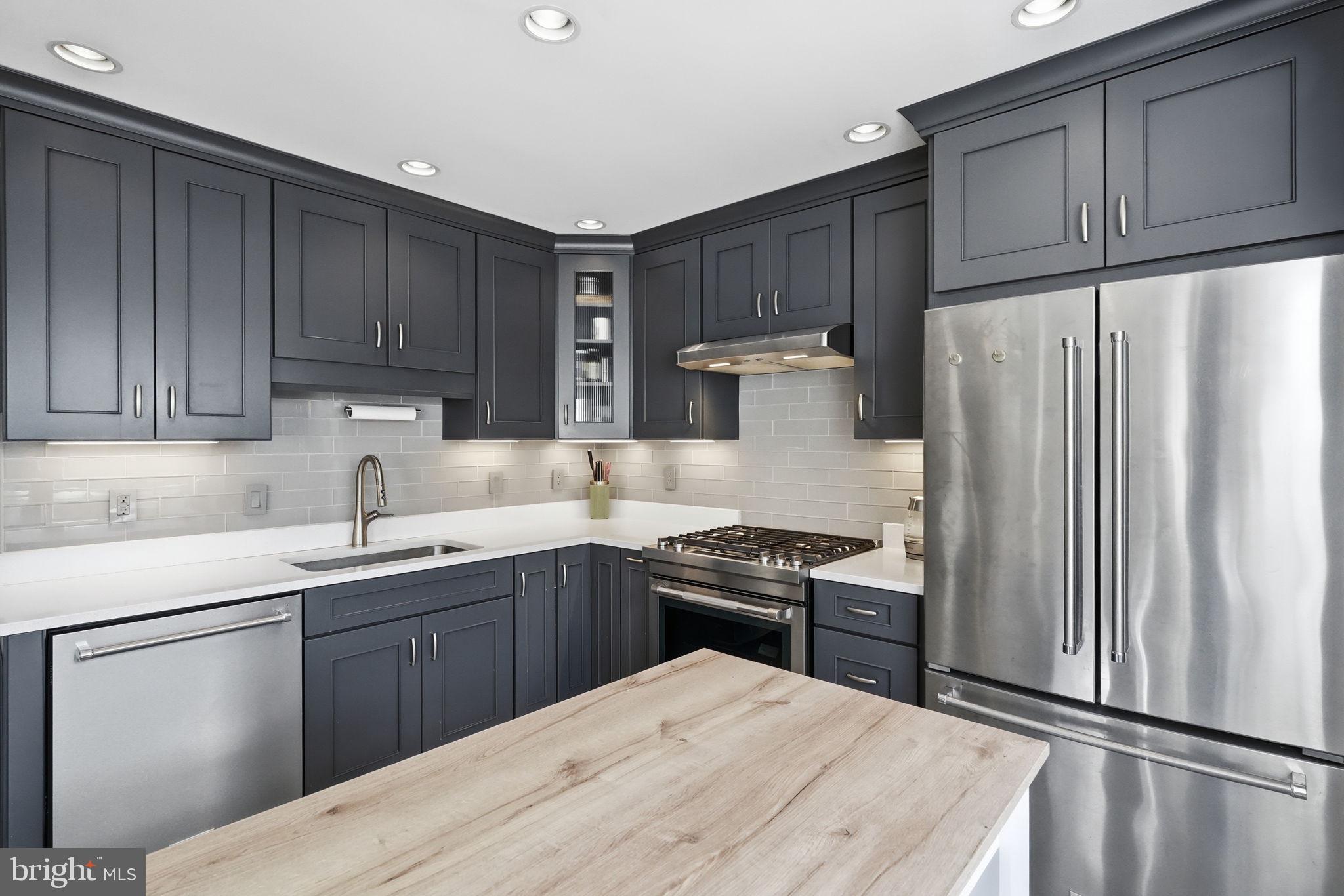 WILSHIRE HUNT - Residential