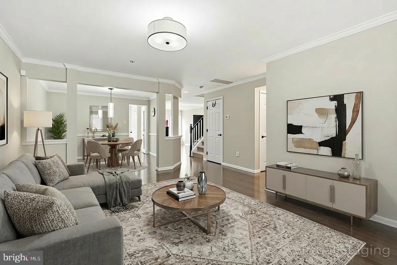 WILSHIRE HUNT - Residential