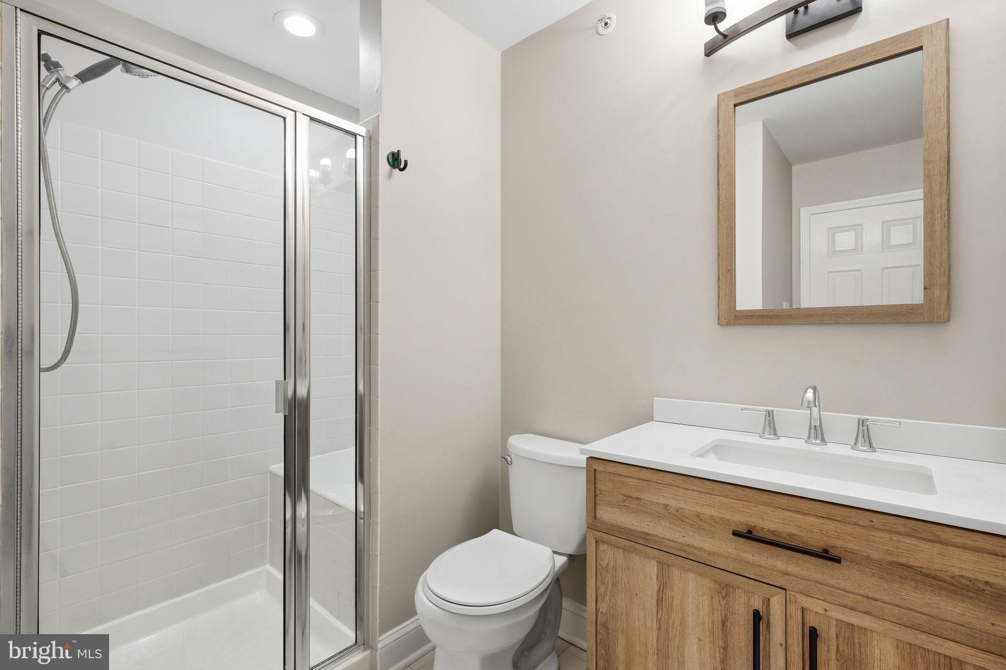 WILSHIRE HUNT - Residential