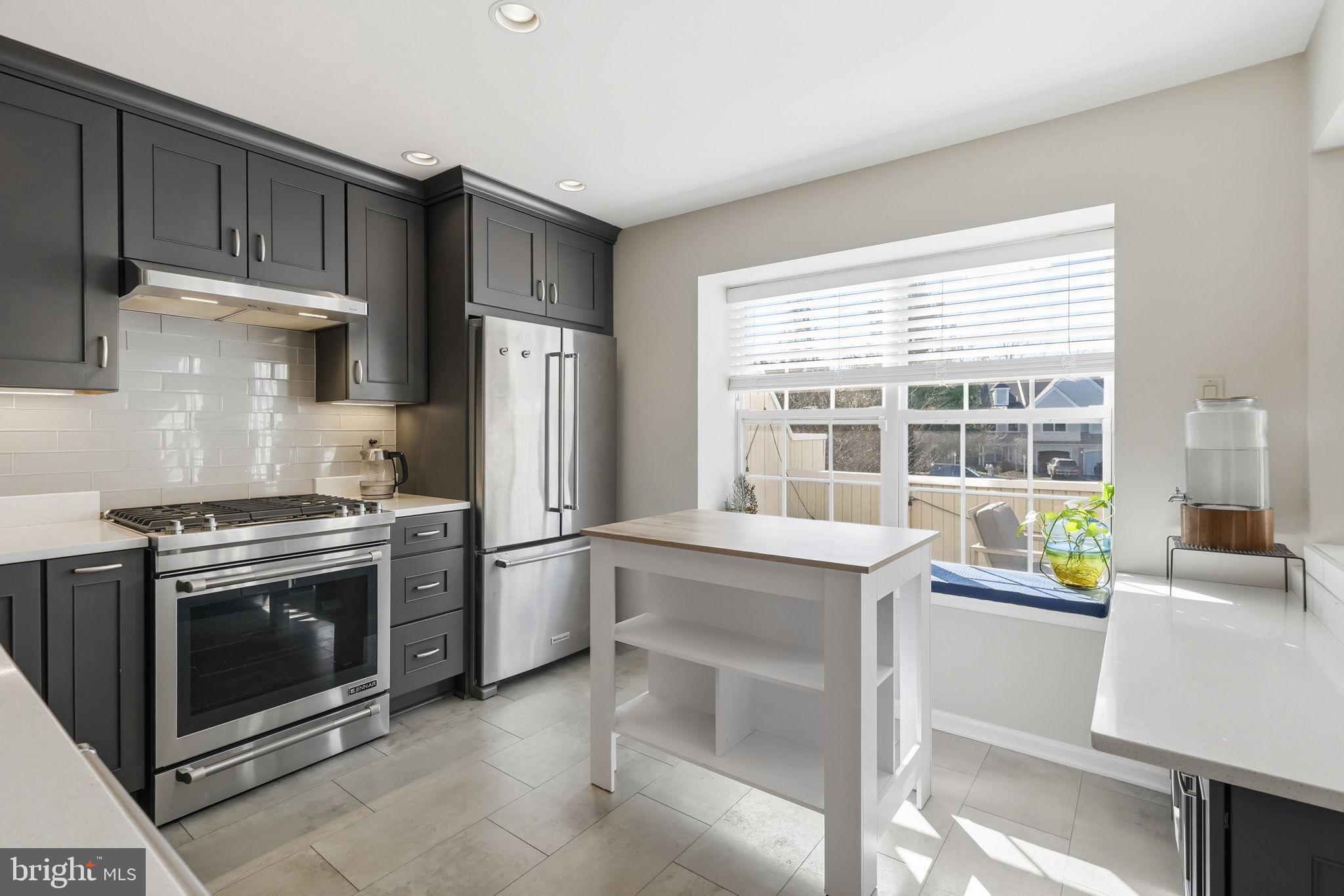 WILSHIRE HUNT - Residential