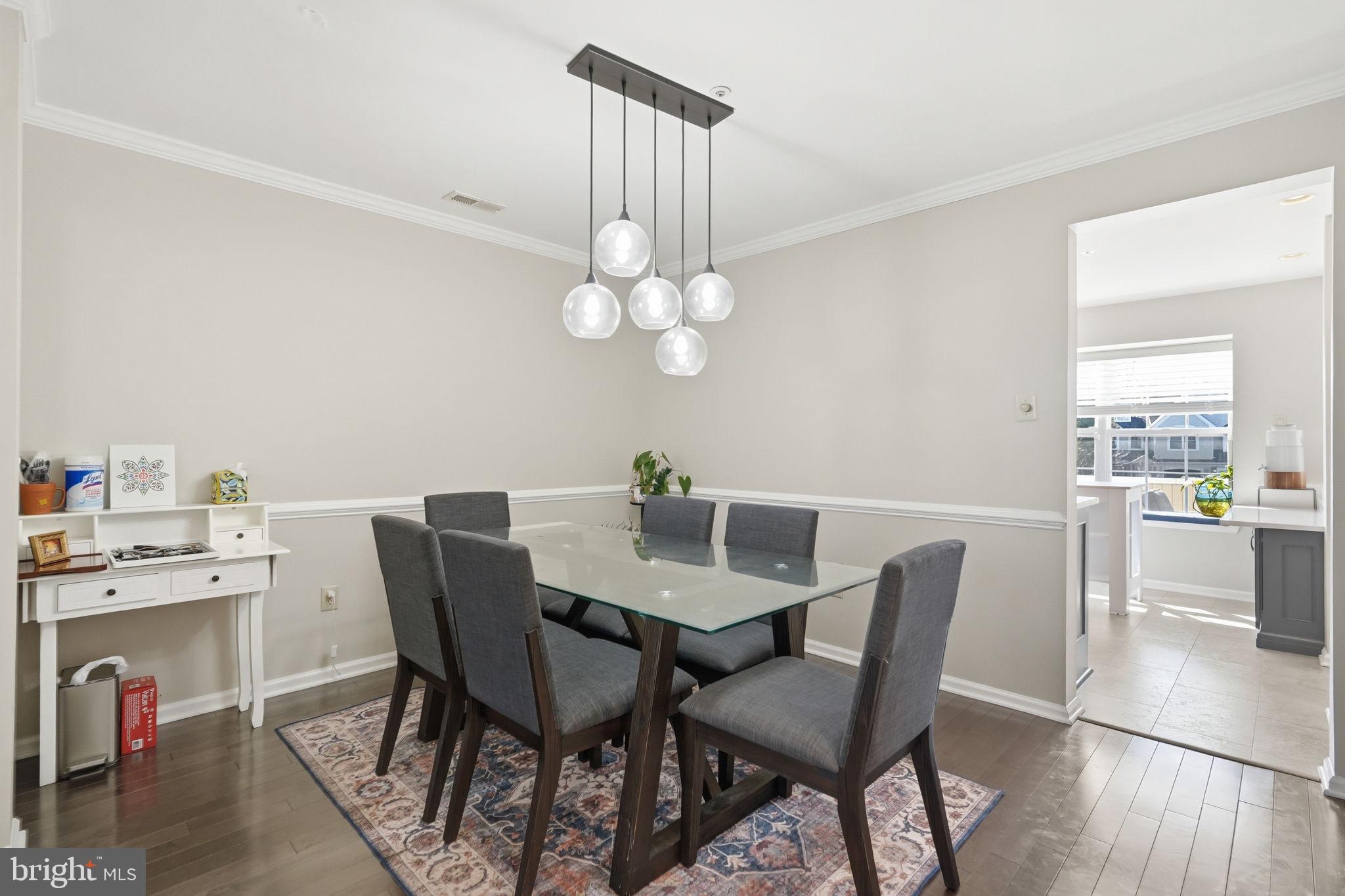 WILSHIRE HUNT - Residential