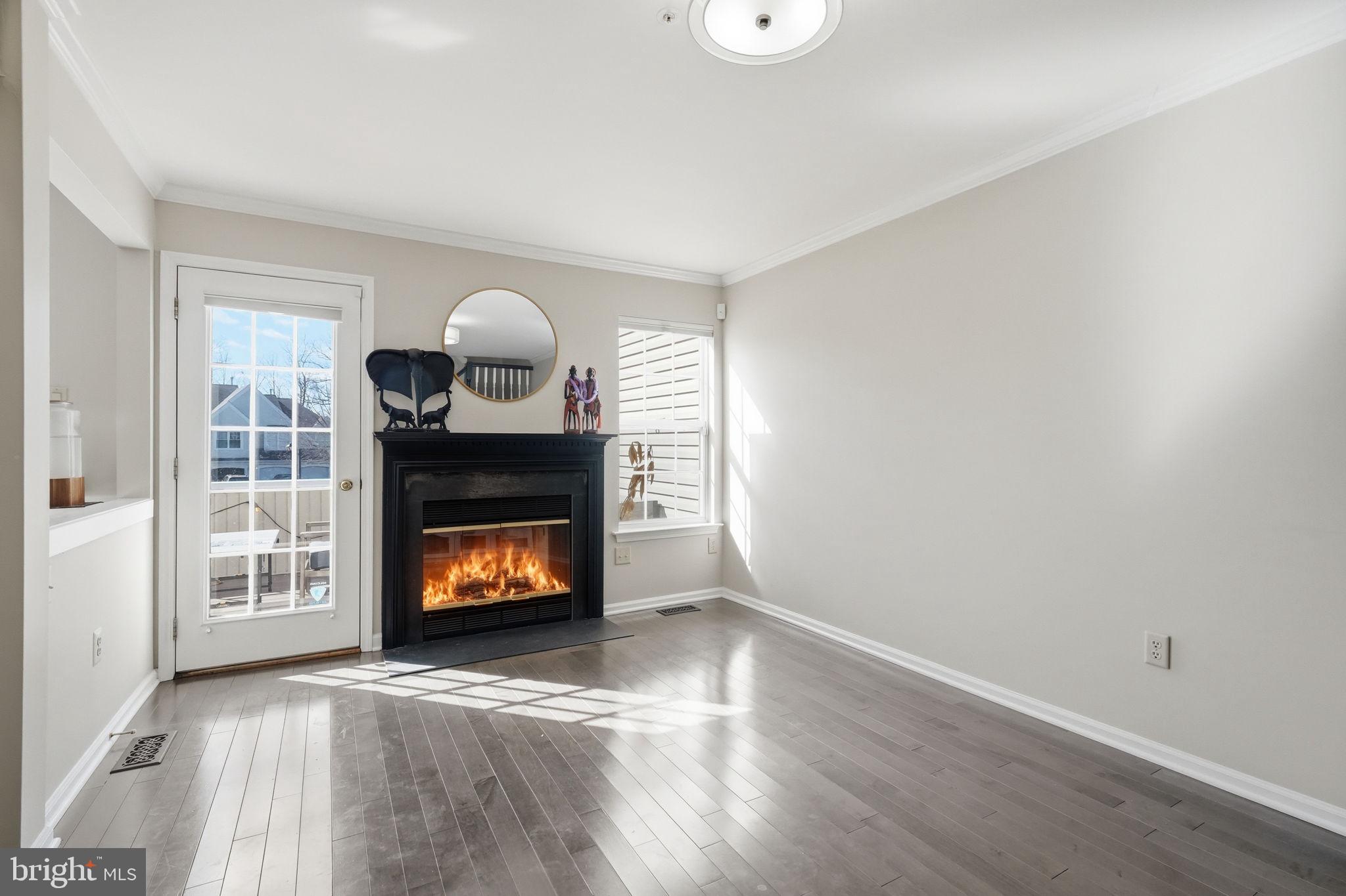 WILSHIRE HUNT - Residential