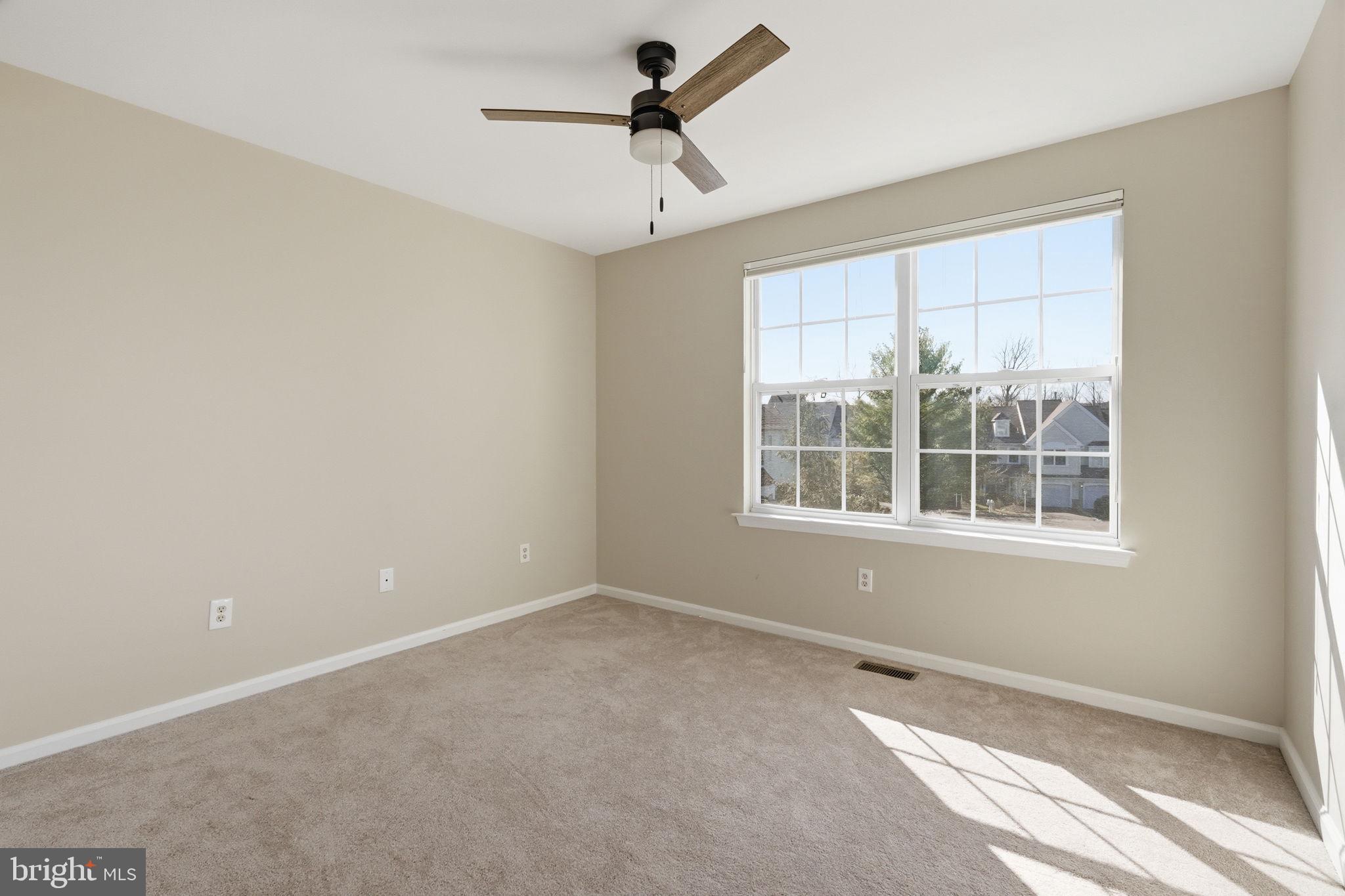 WILSHIRE HUNT - Residential