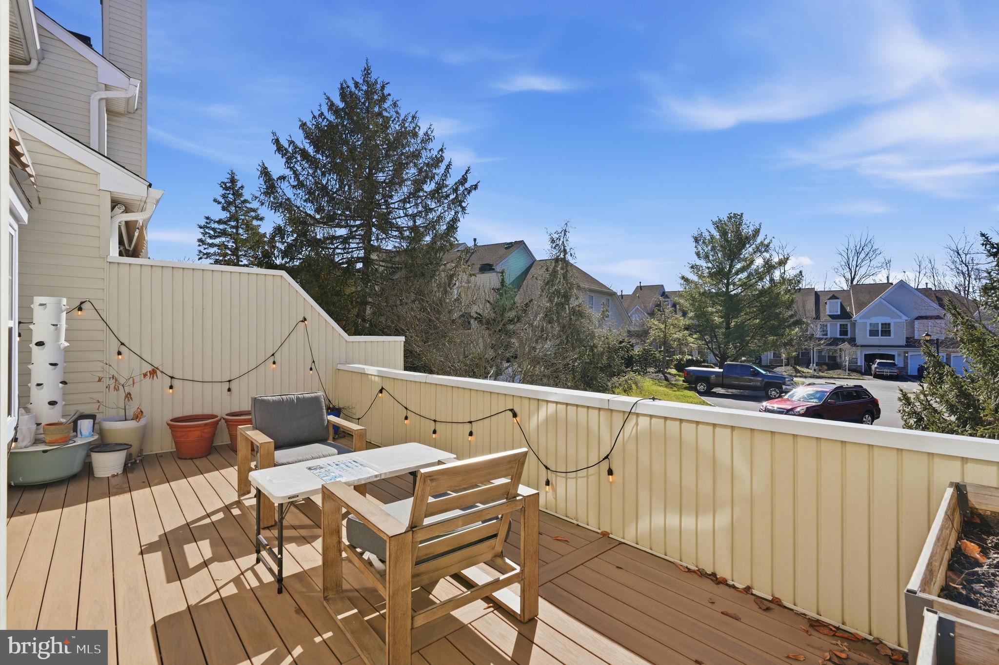 WILSHIRE HUNT - Residential