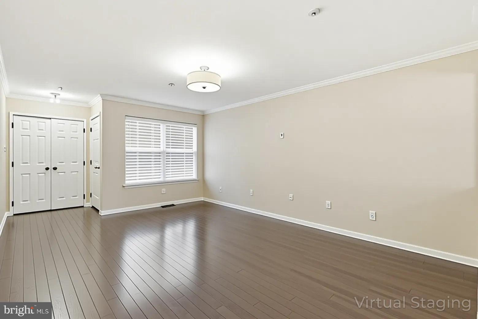 WILSHIRE HUNT - Residential