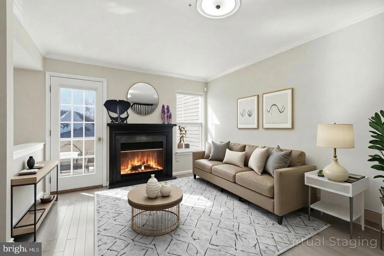 WILSHIRE HUNT - Residential