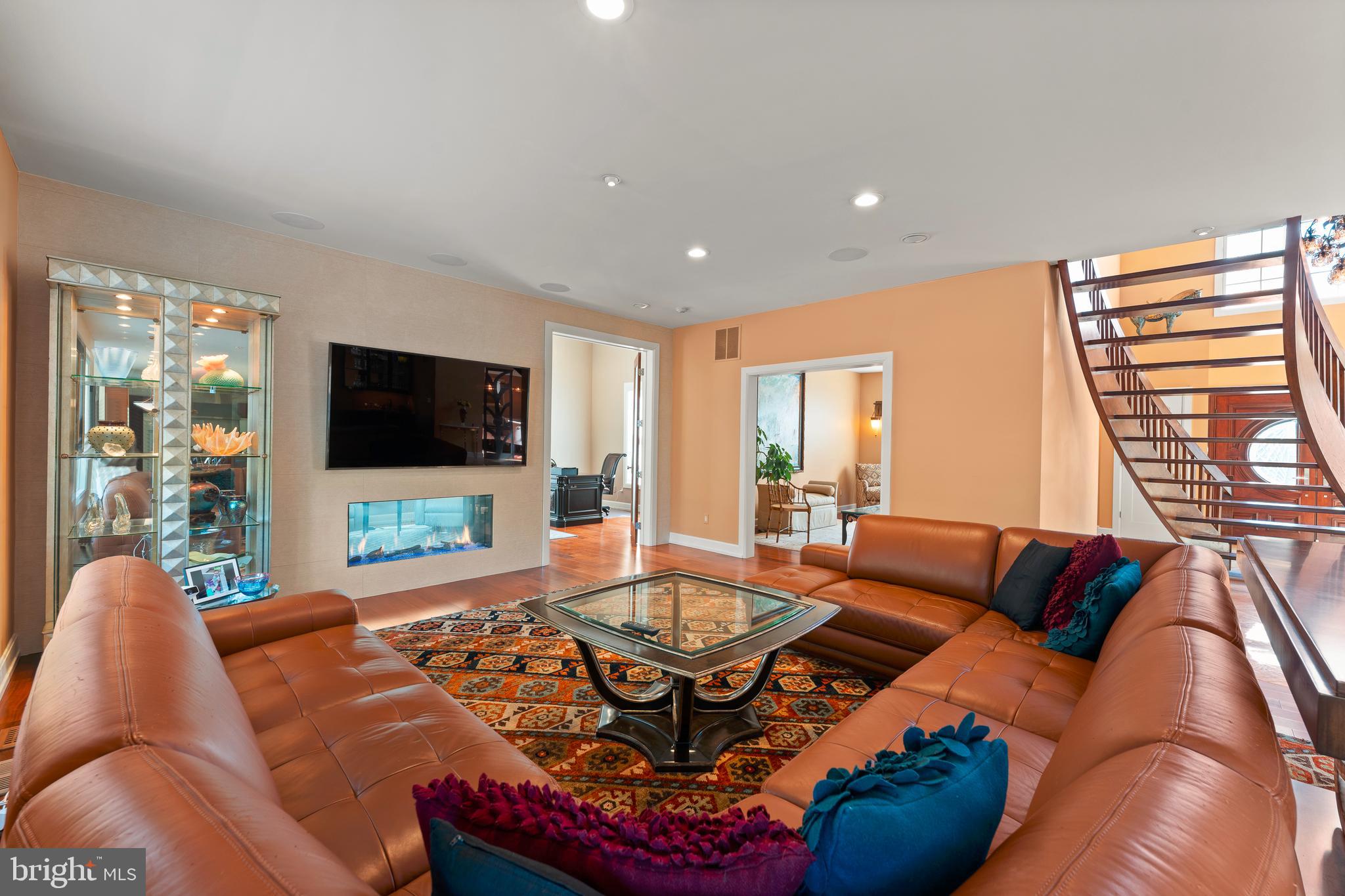 LONG LANE FARMS 2 - Residential