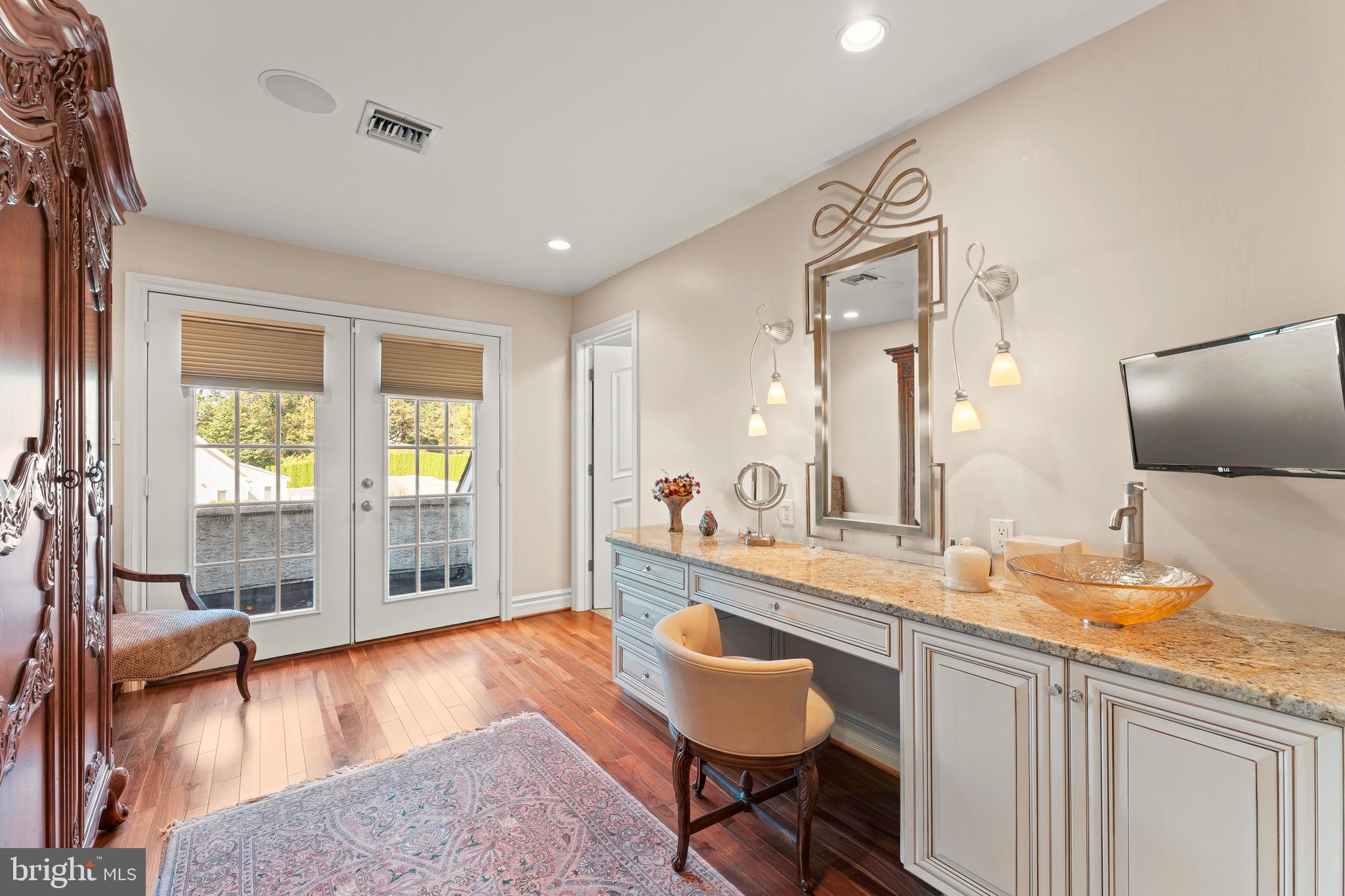 LONG LANE FARMS 2 - Residential