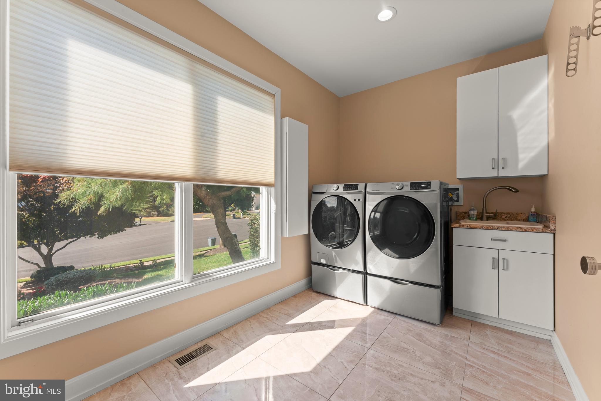 LONG LANE FARMS 2 - Residential