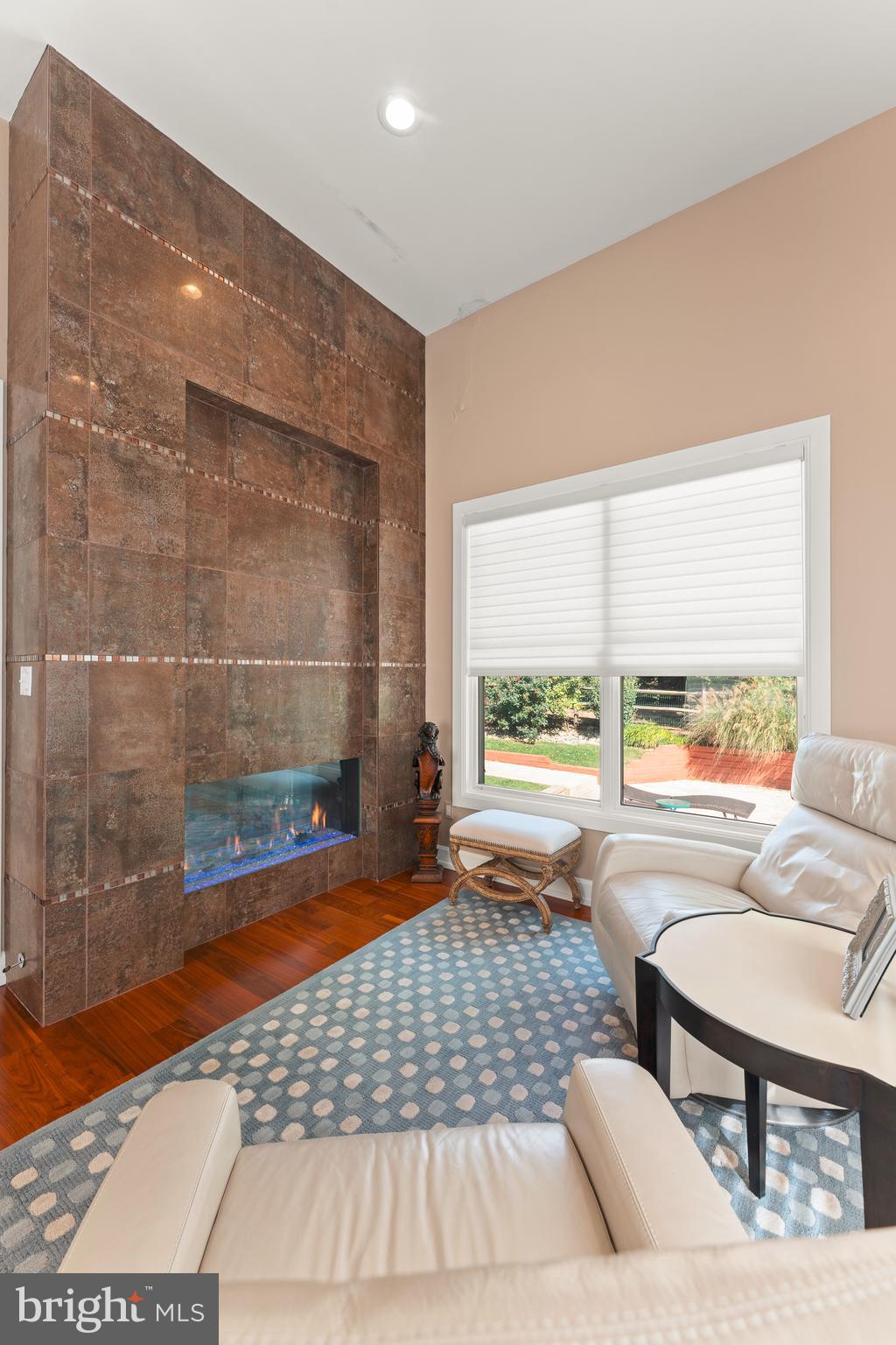 LONG LANE FARMS 2 - Residential