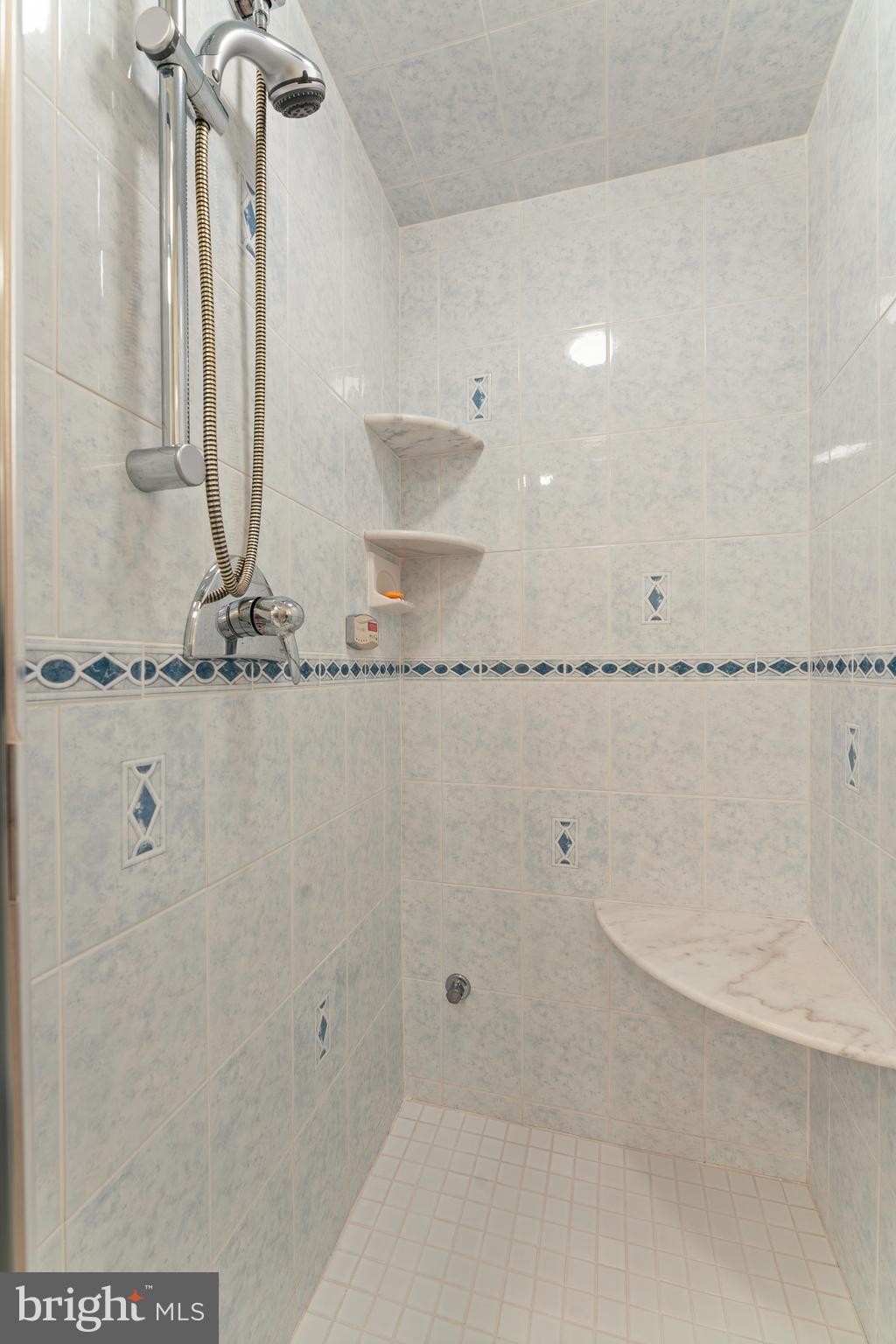 LONG LANE FARMS 2 - Residential