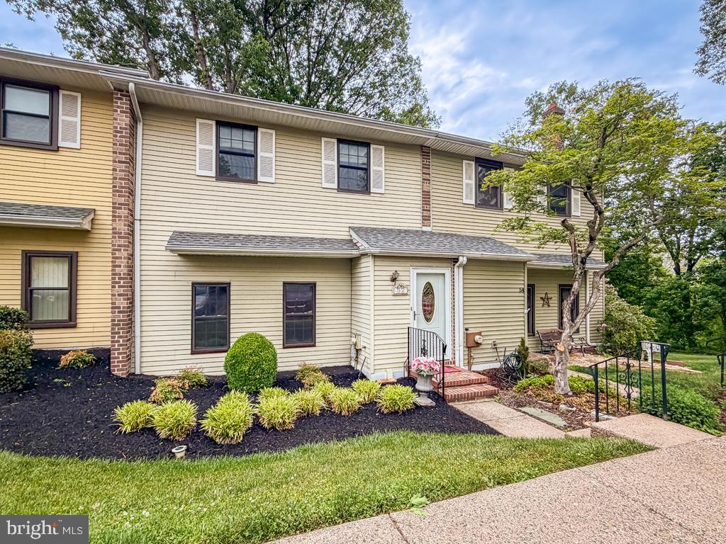 WOODLYN CROSSING - Residential