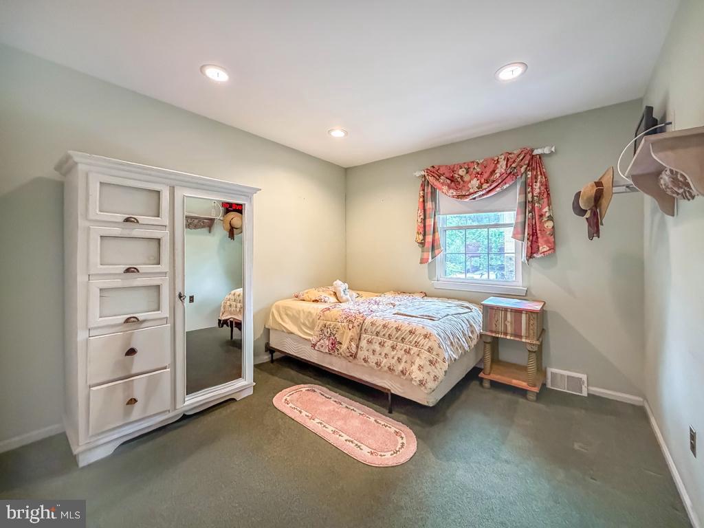 WOODLYN CROSSING - Residential