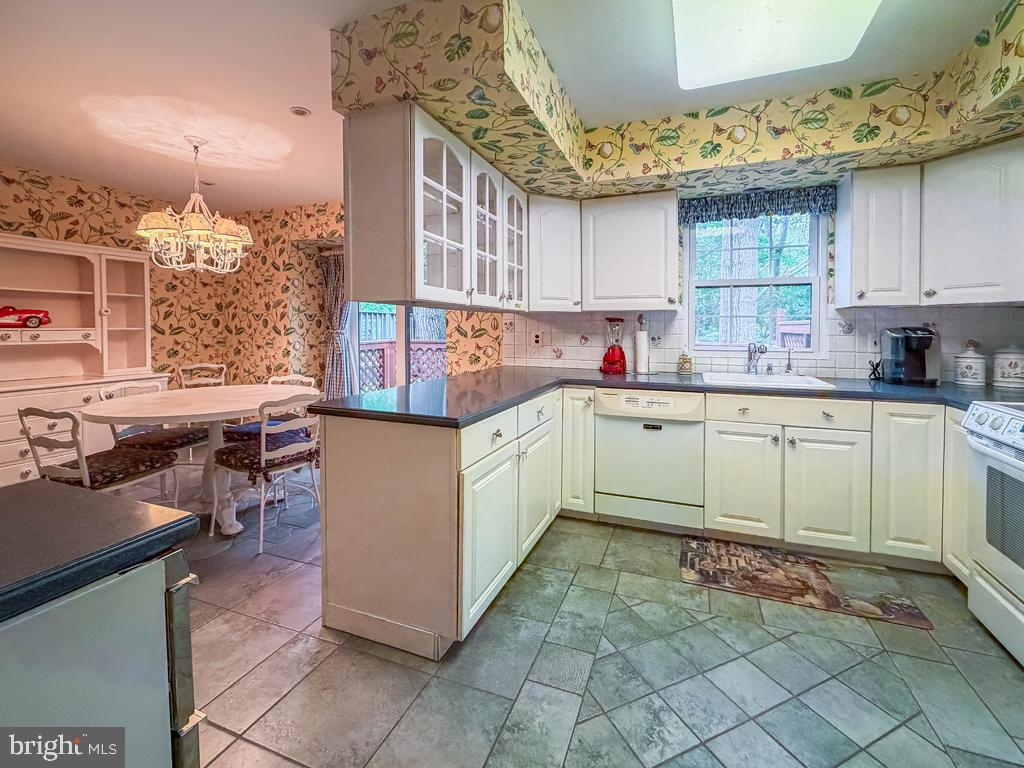 WOODLYN CROSSING - Residential