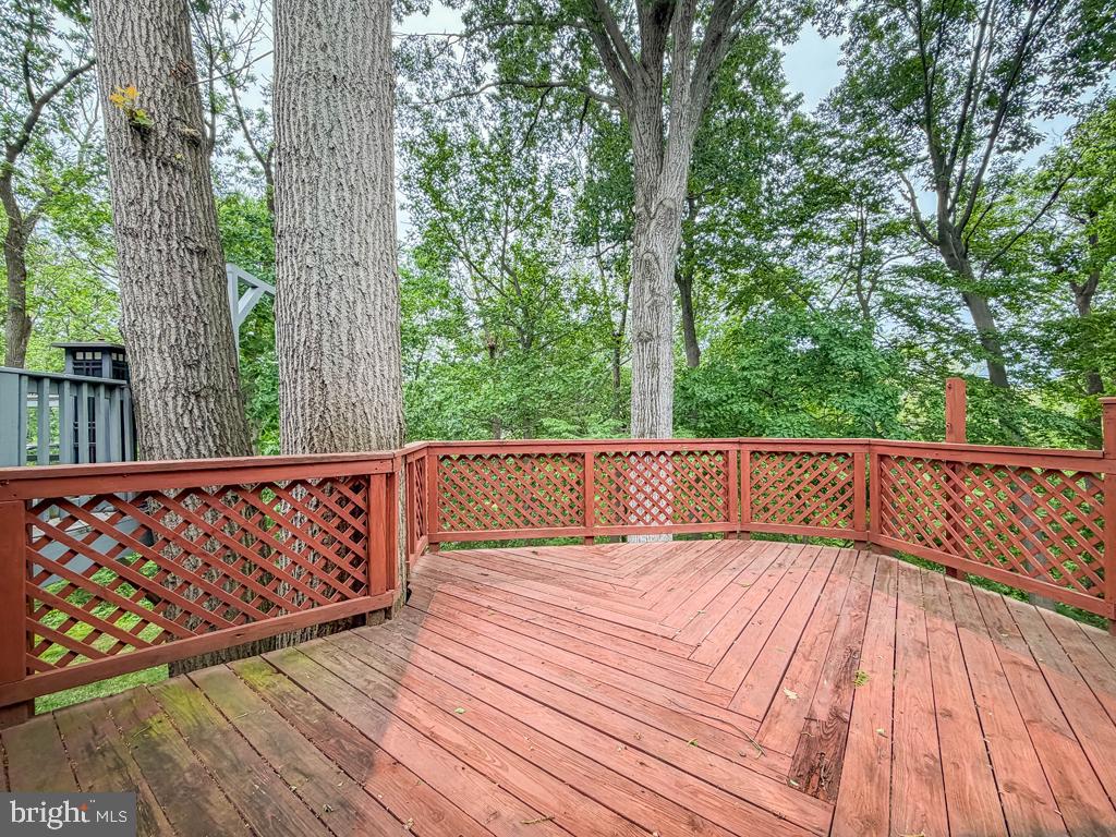 WOODLYN CROSSING - Residential