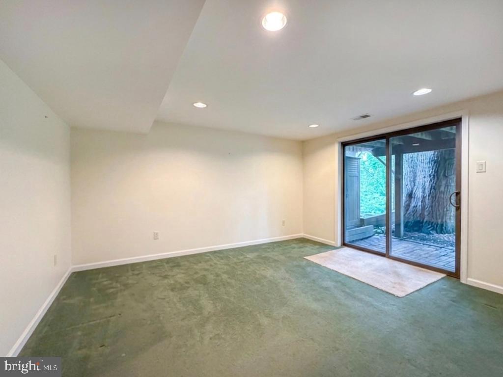 WOODLYN CROSSING - Residential