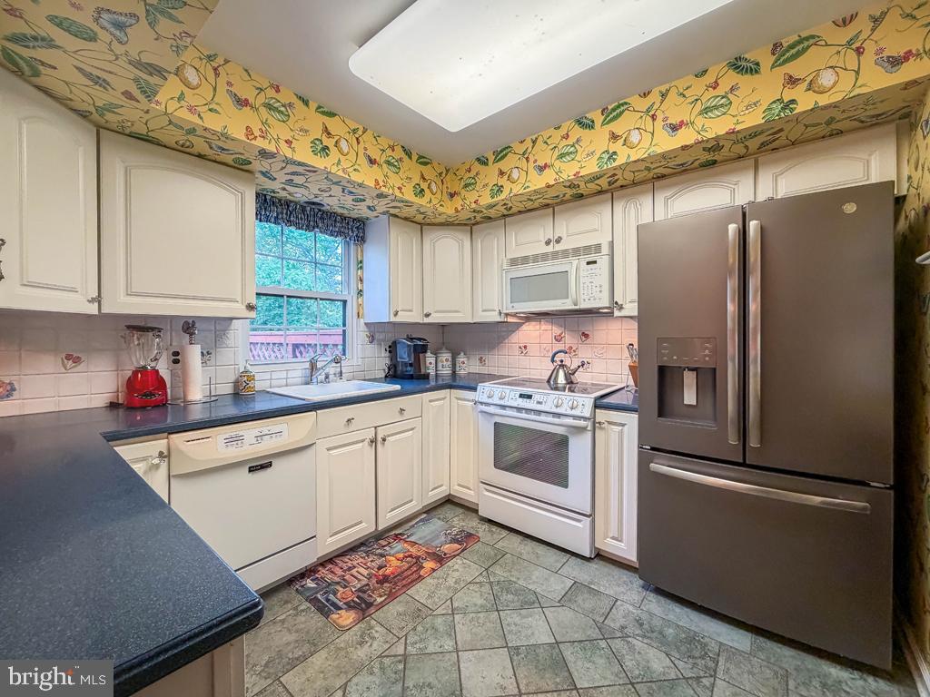 WOODLYN CROSSING - Residential