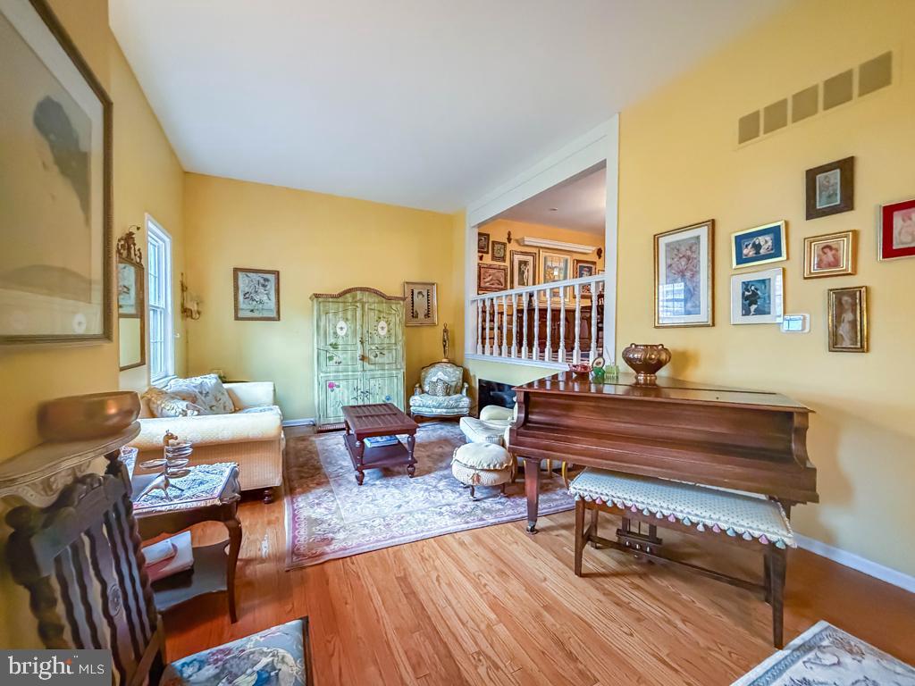WOODLYN CROSSING - Residential