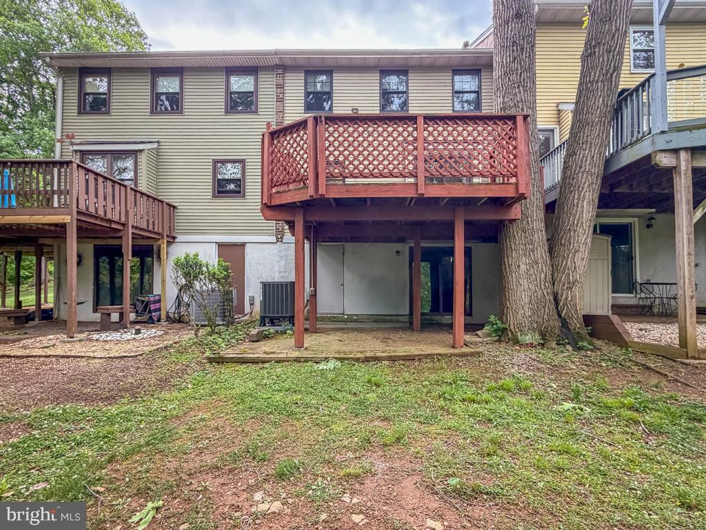 WOODLYN CROSSING - Residential
