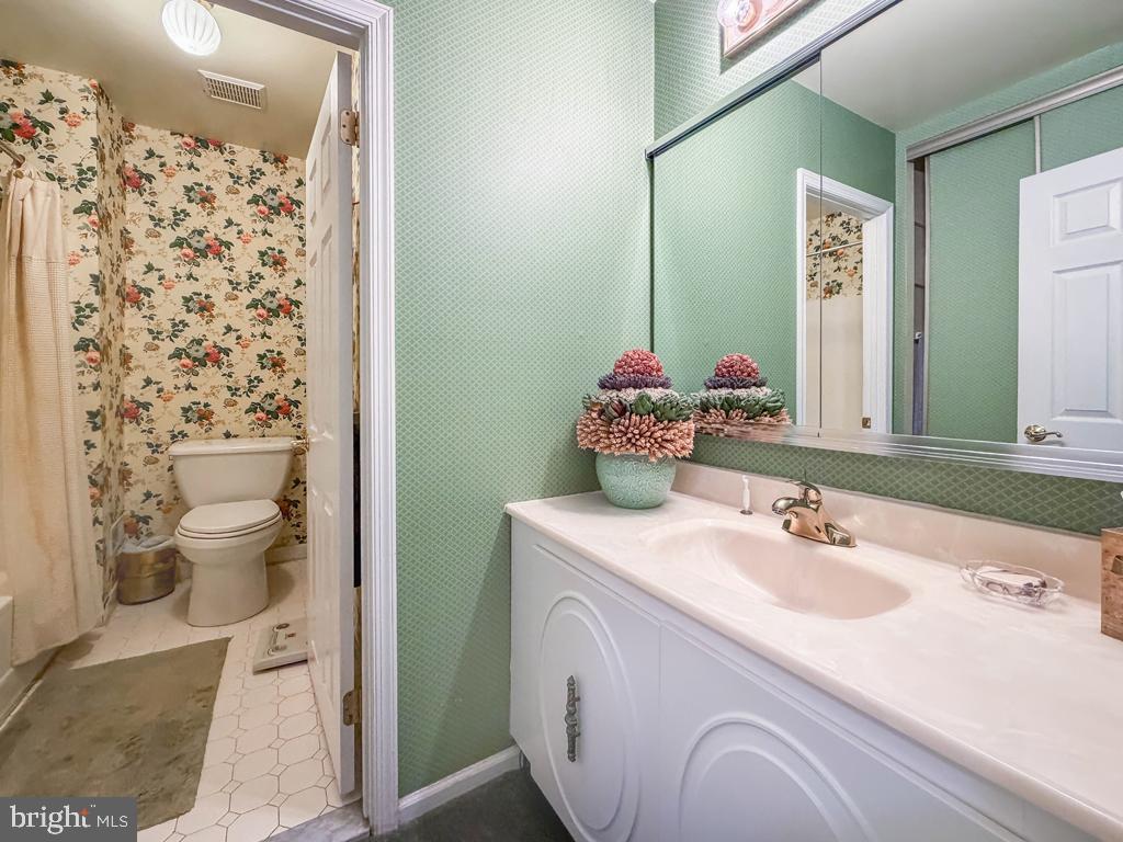 WOODLYN CROSSING - Residential