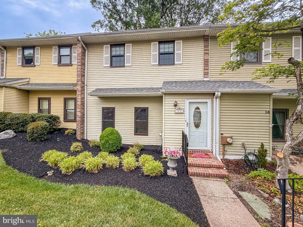 WOODLYN CROSSING - Residential