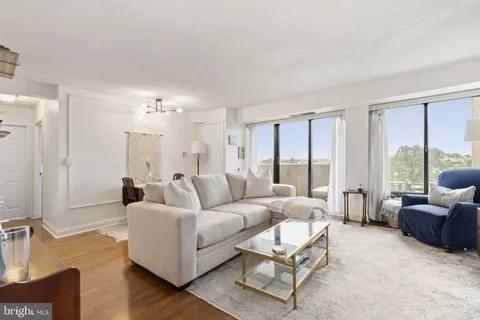 2001 Hamilton Street Unit 1029, Philadelphia, PA MLS: PAPH2482412