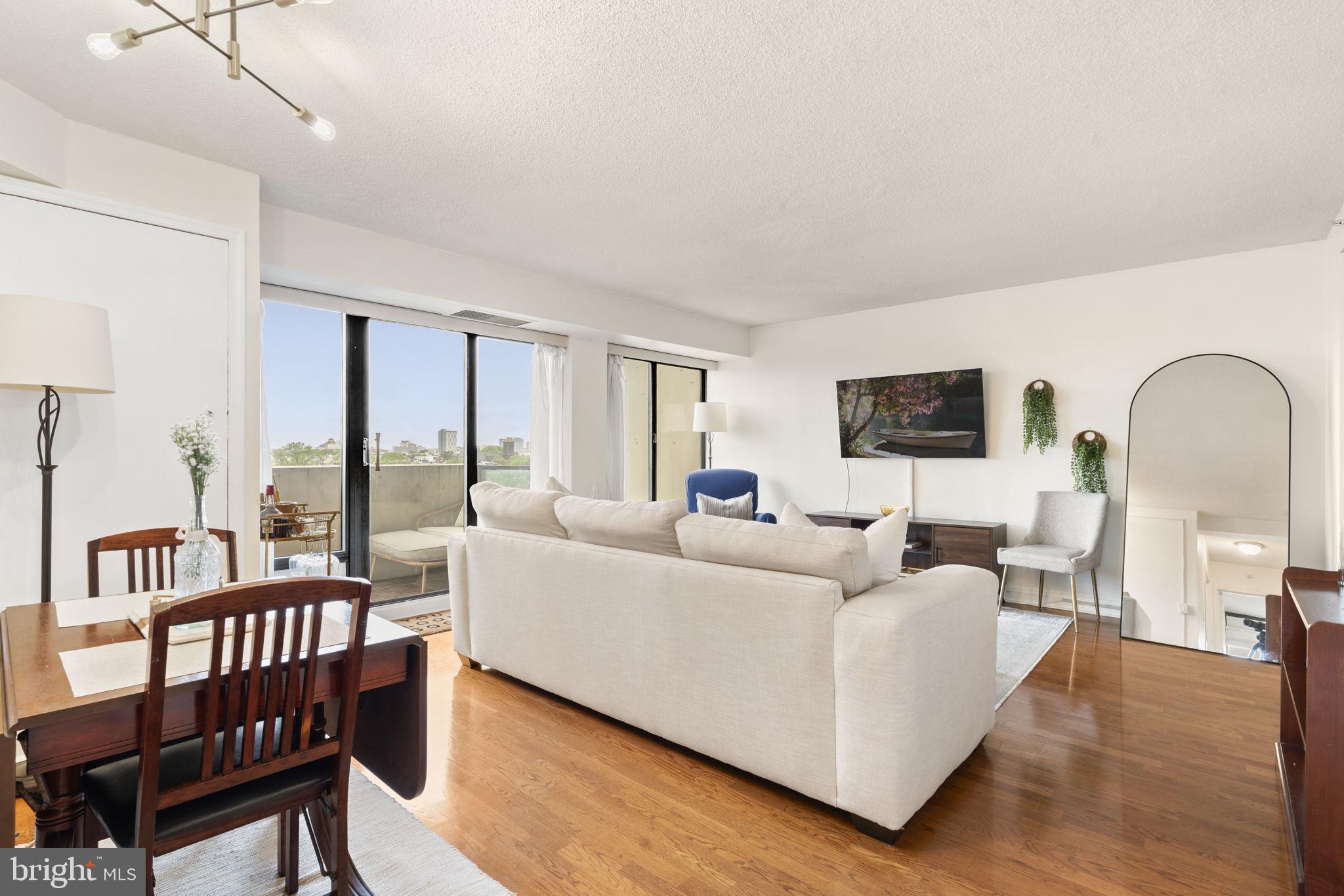 2001 HAMILTON STREET 1029