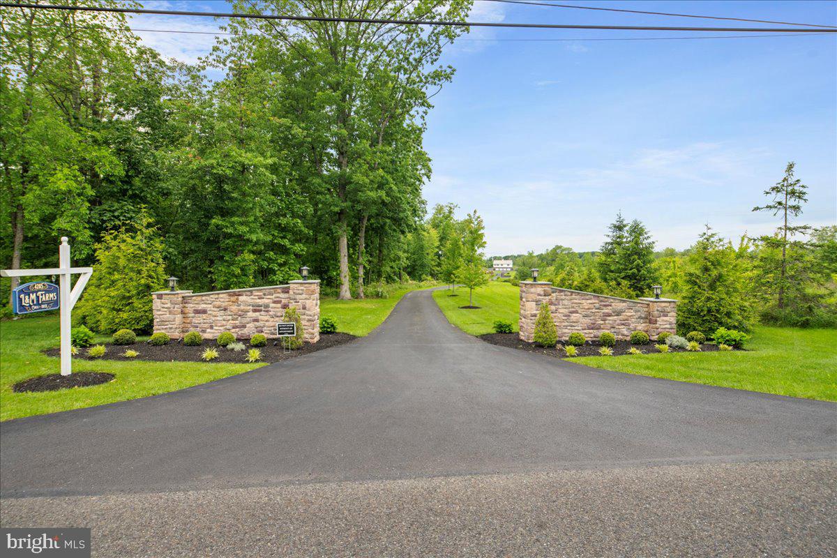 4285 APPLEBUTTER ROAD