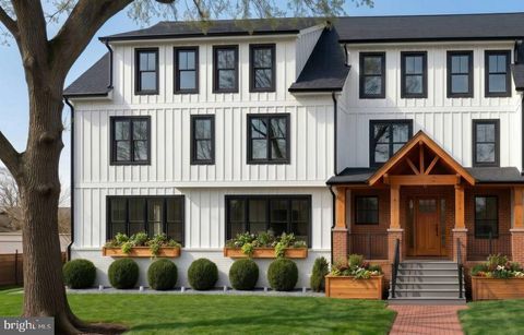 Photo of 2209 18th Street N, ARLINGTON, VA 22201 (MLS # VAAR2070860)