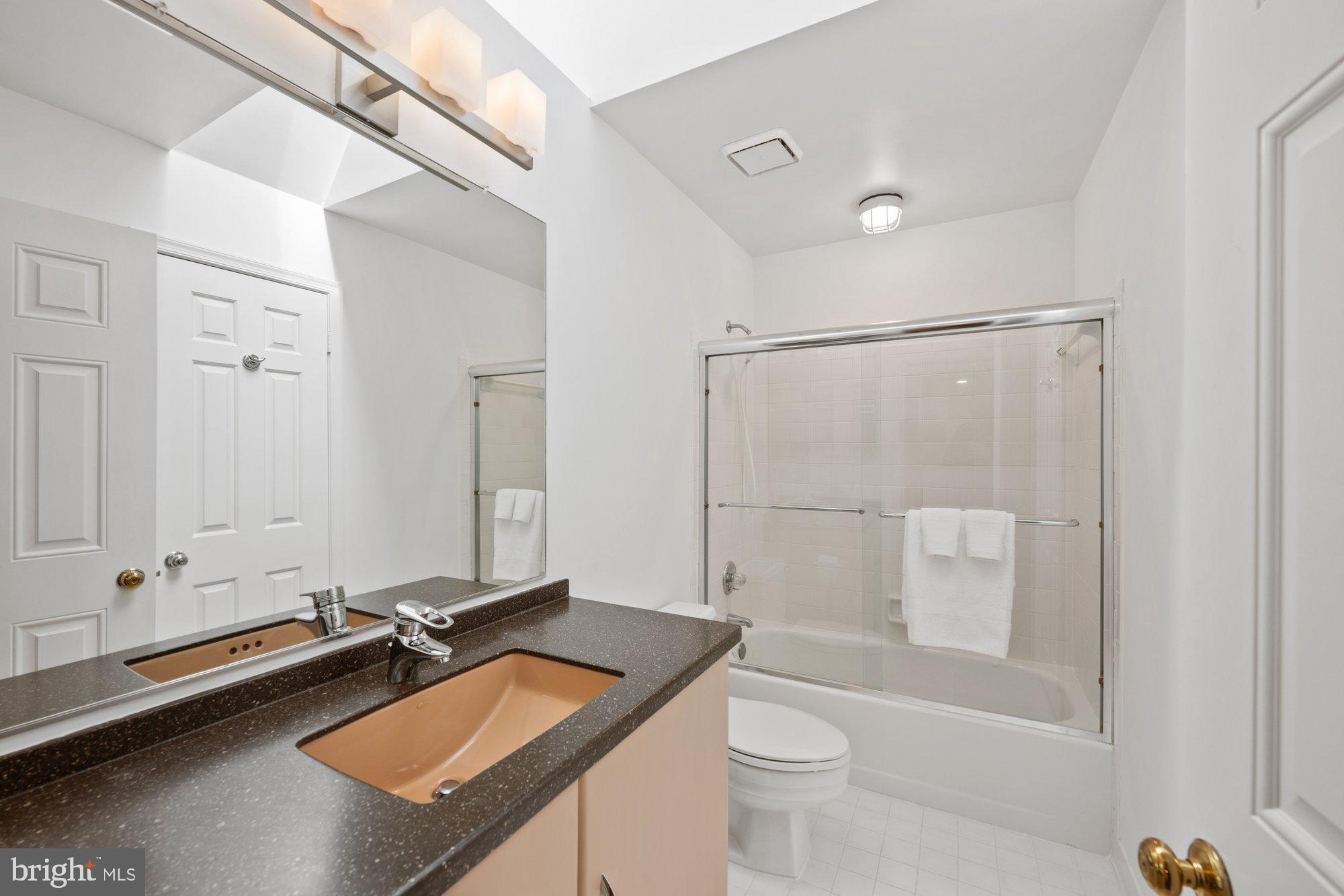 CEDARS OF MC LEAN - Residential