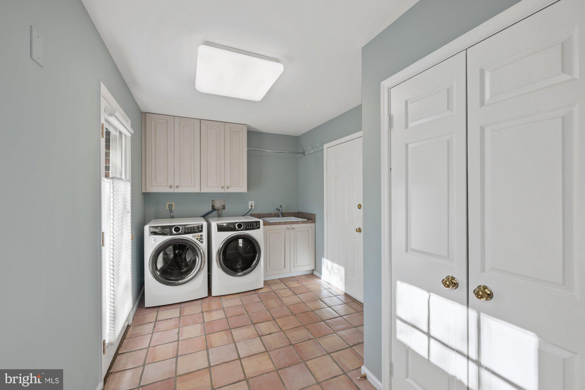 CEDARS OF MC LEAN - Residential